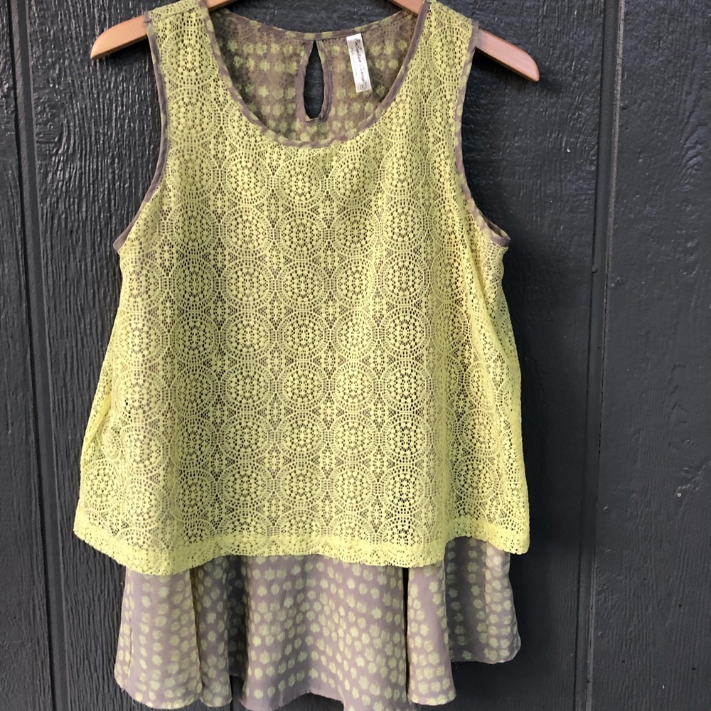 LACE OVERLAY Two Tiered sleeveless shirt Top size large boho